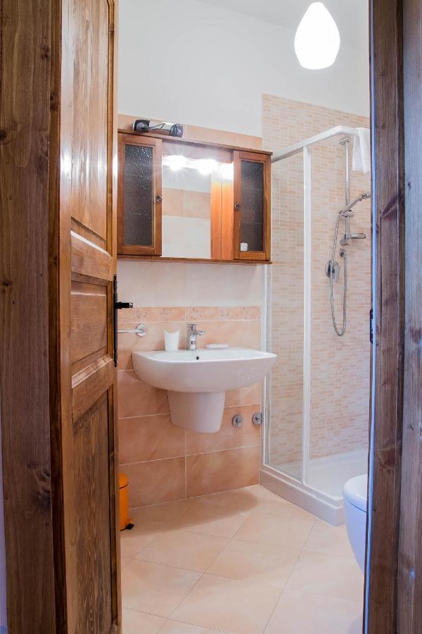 Guest house All'ombra Di San Damiano 2*