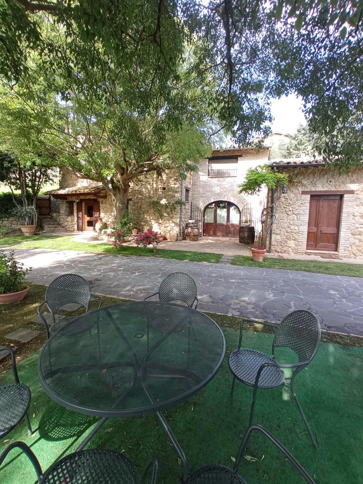 All'ombra Di San Damiano Guest house 2*