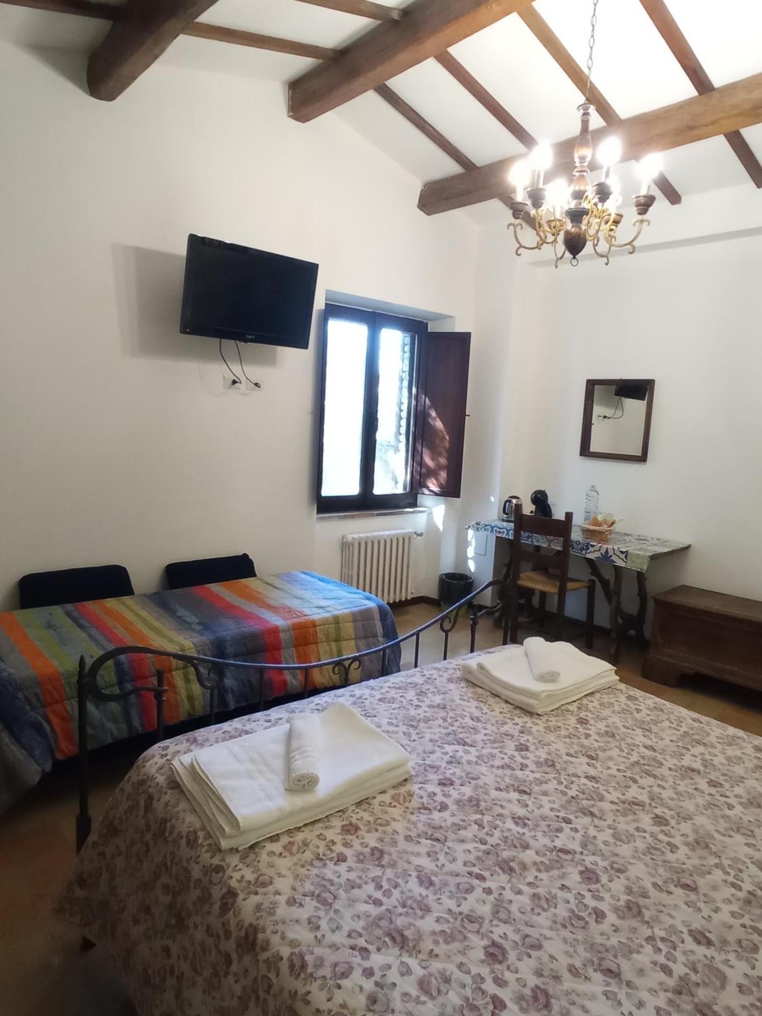 All'ombra Di San Damiano Guest house 2*