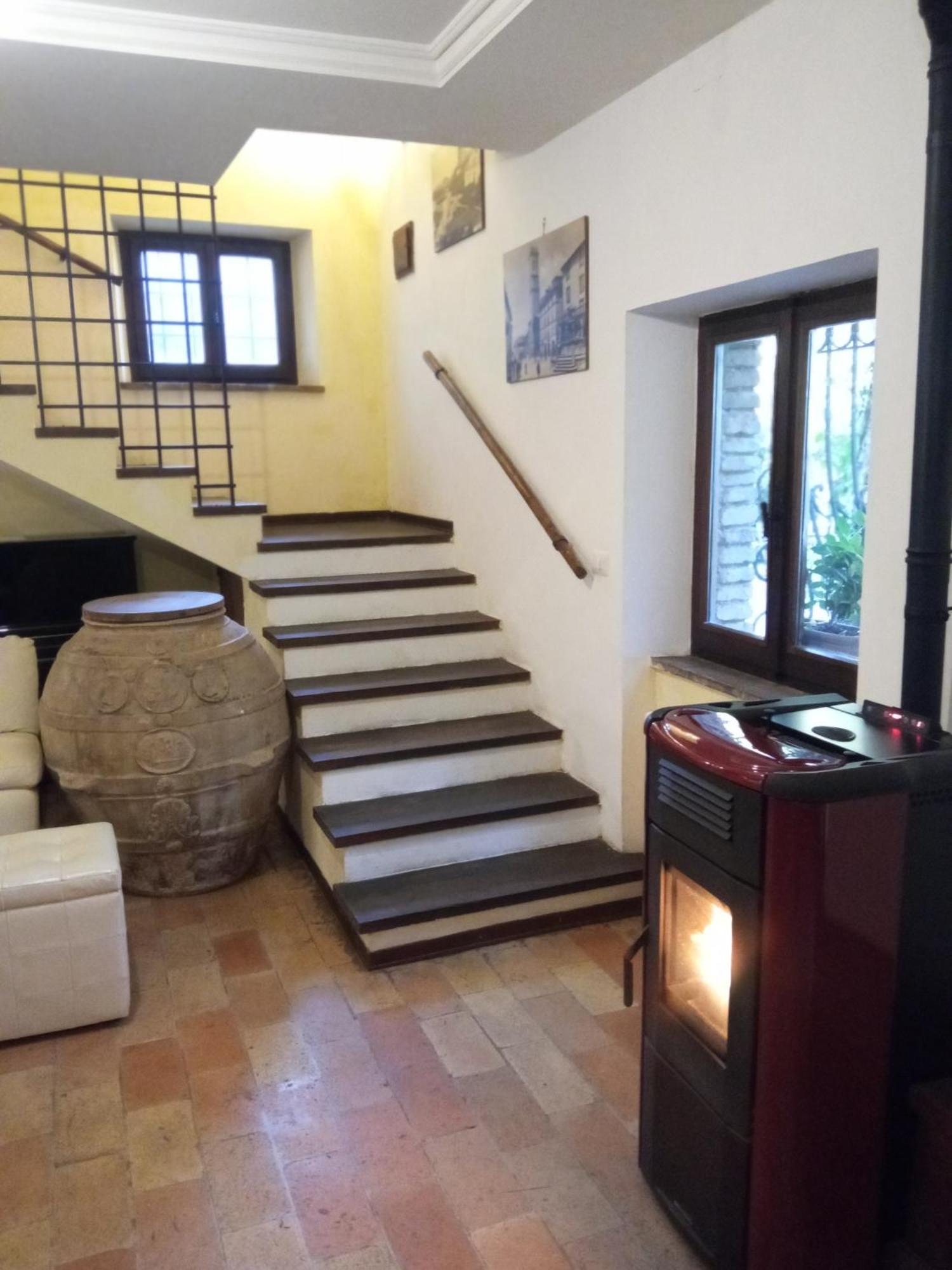 All'ombra Di San Damiano Guest house 2*